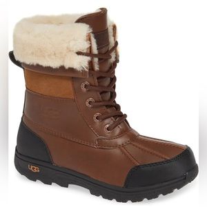 UGG Worchester Butte Waterproof Winter Boot 
Little Kid Size 3M PRICE NEGOTIABLE